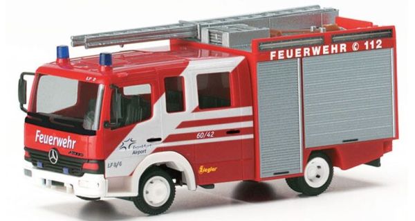 HER097451 - MERCEDES BENZ Atego 96 LF8 6 Fraport rojo - 1