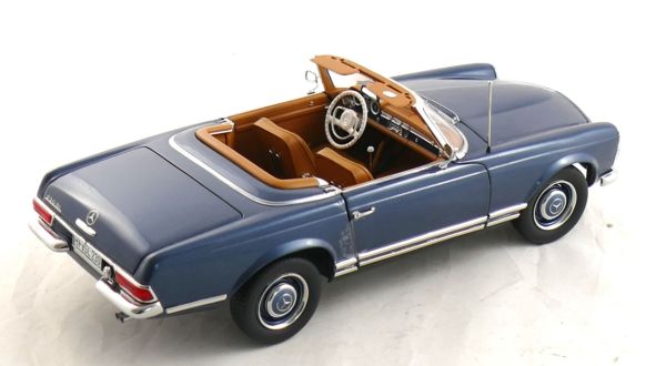 NOREV183767 - Coche de 1963 azul metalizado - MERCEDES 230 SL - 1