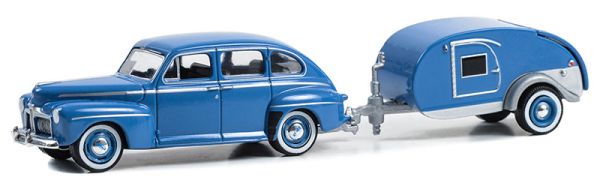 GREEN32300-A - FORD Fordor super deluxe 1942 azul con caravana de la serie HITCH & TOW en blister - 1