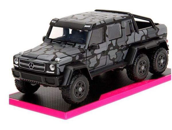 JAD35067 - MERCEDES-BENZ AMG G63 6X6 Schwarzer Tarnanstrich PINK SLIPS - 1