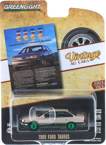 GREEN39110-EVERT - 1989 FORD Taurus beige con llantas verdes de la serie VINTAGE AD CARS en blister - 1