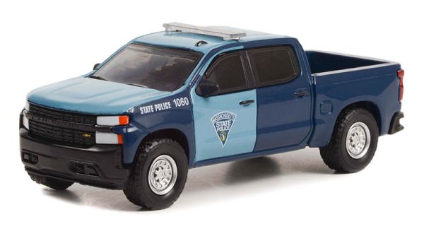 GREEN43000-E - 2021 CHEVROLET Silverado Coche de la Policía Estatal de Massachusetts en blister para la serie HOT PURSUIT - 1