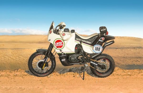 ITA4643 - Moto Cagiva Elephant 850 1987 Paris Dakar para montar y pintar - 1