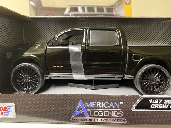 MMX79357ZW - DODGE RAM 1500 Crew Cab Laramie 2019 Negro - 1