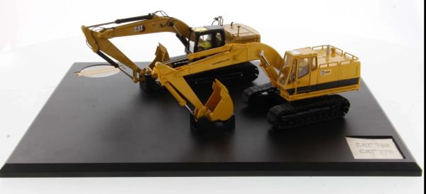 DCM85715 - Conjunto de 2 excavadoras sobre orugas CATERPILLAR 225 y 323 - 1