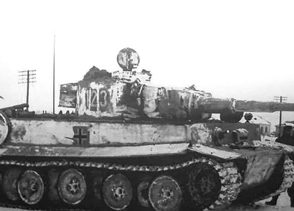 MP912042A - PzKpfw VI Tiger IGRE SD.KFZ.181 Tanque pesado alemán - Tipo E - 123º Batallón Pesado 503 - Frente Oriental - Enero de 1943 - 1