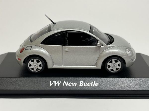 MXC940058000 - Volkswagen New Beetle 1998 Plata - 1