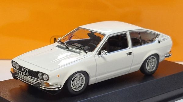 MXC940120121 - 1976 ALFA ROMEO Alfetta GTV Blanco - 1