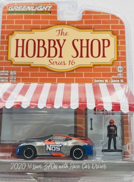 GREEN97160-F-GRIS - NISSAN 370Z 2020 Gris con conductor de la serie THE HOBBY SHOP en blister - 1