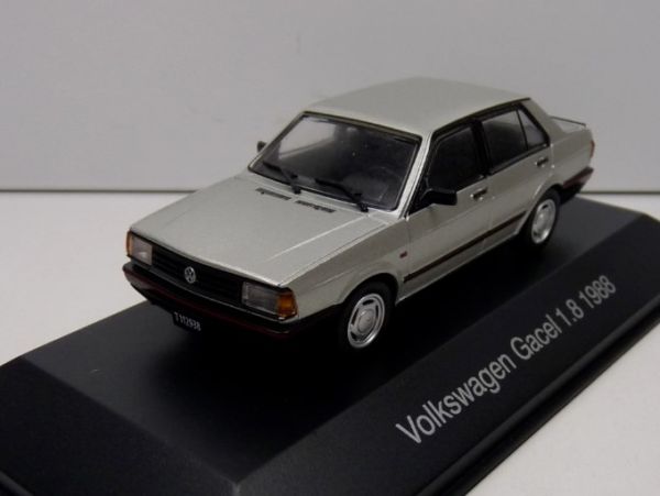 MAGARGAQV25 - VOLKSWAGEN Gacel 1.8 1988 gris metálico con folleto - 1