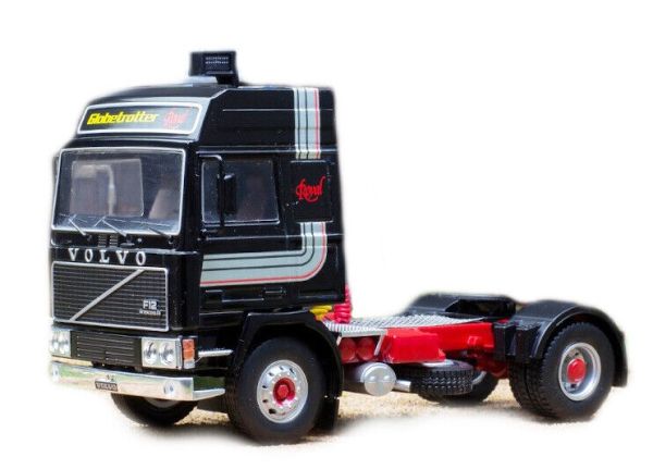 IXOTR160.22 - VOLVO F12 4x2 1981 NEGRO - 1