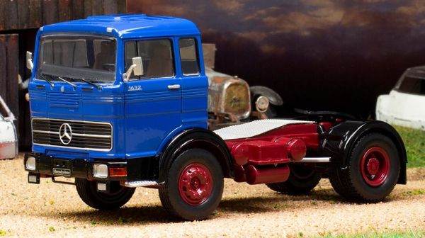 IXOTR175.22 - MERCEDES-BENZ LPS 1632 4x2 1970 Azul - 1