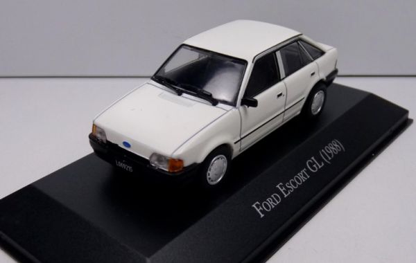 MAGARG53-01 - FORD Escort GL 1988 Blanco en blister - 1