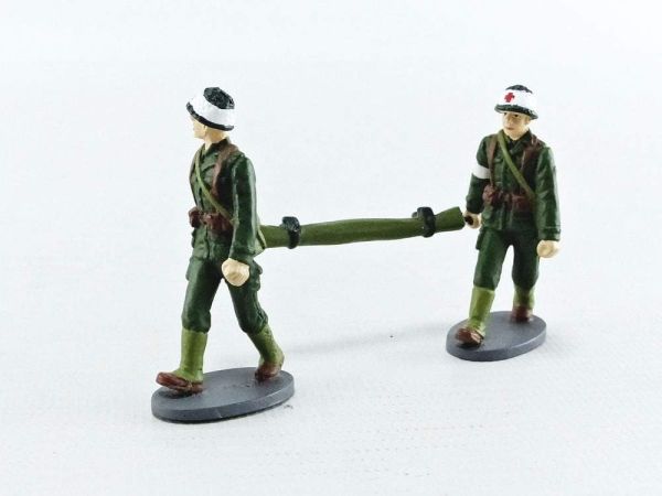 MAGMIL13G02-03 - 2 Figuras militares con camilla y un soldado con maletín médico - 1