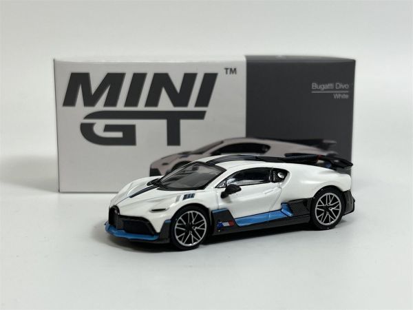 MGT00661-L - BUGATTI Divo LHD Blanco - 1