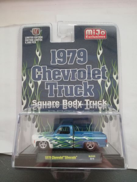 M2M-31500MJS42 - CHEVROLET Silverado 1979 azul y blanco con llamas fantasma - 1