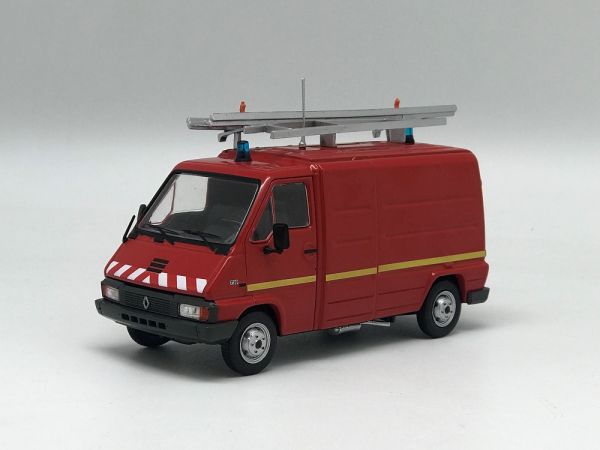 ODE101 - RENAULT MASTER T30 VTU CON PLACA DE CALCAS - 1