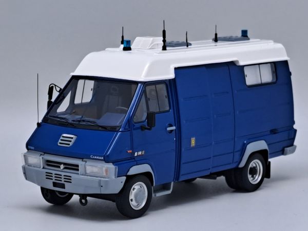 PER744 - RENAULT B110 - Transmisión PC - Gendarmería - Limitado a 250 unidades. - 1