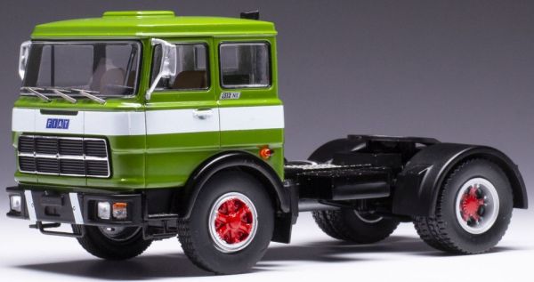 IXOTR147.22 - 1961 FIAT 690 T1 4x2 Verde y blanco - 1