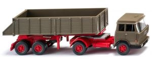 WIK067710 - HANOMAG Henschel 4x2 con volquete 2 Ejes