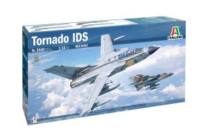 ITA2520 - Avión de combate Tornado IDS para montar y pintar