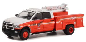 GREEN46100-D - 2018 DODGE RAM 3500 con doble grúa FDNY en blister