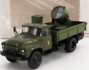 PRX47056 - ZIL 130 NVA con camión APM 90 Green