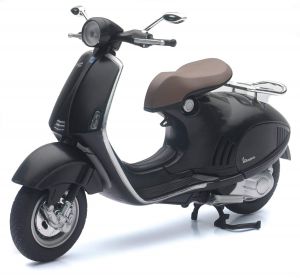 NEW57613-B - VESPA 946 Negro