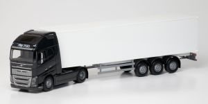 EMEK81133 - VOLVO FH16 GL 750 XL 4x2 negro con remolque blanco de 3 ejes