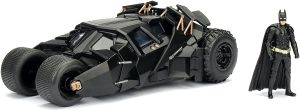 JAD98261 - BATMOBILE 2008 con figura de Batman