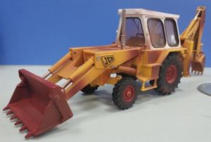 BRI43280 - Retroexcavadora JCB 3C Mark III Versión envejecida