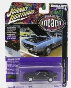 JLMC031B-F - CHEVROLET COPO Camaro RS 1969 verde de la serie MUSCLE CARS 2022 en blister