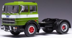 IXOTR147.22 - 1961 FIAT 690 T1 4x2 Verde y blanco