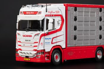 IMC32-0217 - SCANIA S High Roof 6x4 camión recto con remolque 1+2 Ejes transportador de ganado BETTE GRIS