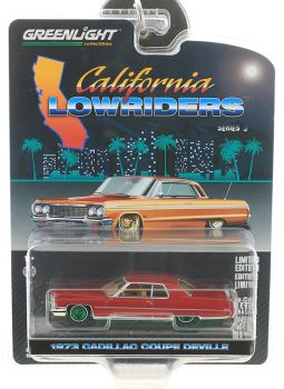 GREEN63040-EVERTE - CADILLAC coupé Deville 1973 Burdeos con llantas verdes de la serie CALIFORNIA LOWRIDERS en blister