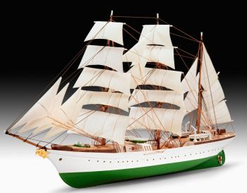 REV65432 - Velero Gorch Fock para montar y pintar con pintura y accesorios