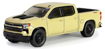 GREEN68050-C - CHEVROLET Silverado LT Trail boss 2023 beige de la serie SHOWROOM FLOOR, en blister