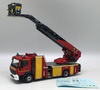 ODE067 - Camión de bomberos limitado a 725 piezas - MERCEDES Atego EPC30 L32A-XS